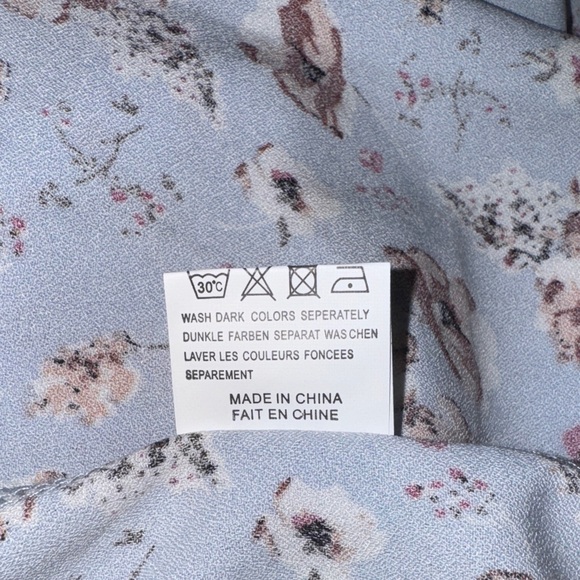 NWT Naggoo Floral V-Neck Wrap Dress Size Medium - Picture 11 of 11